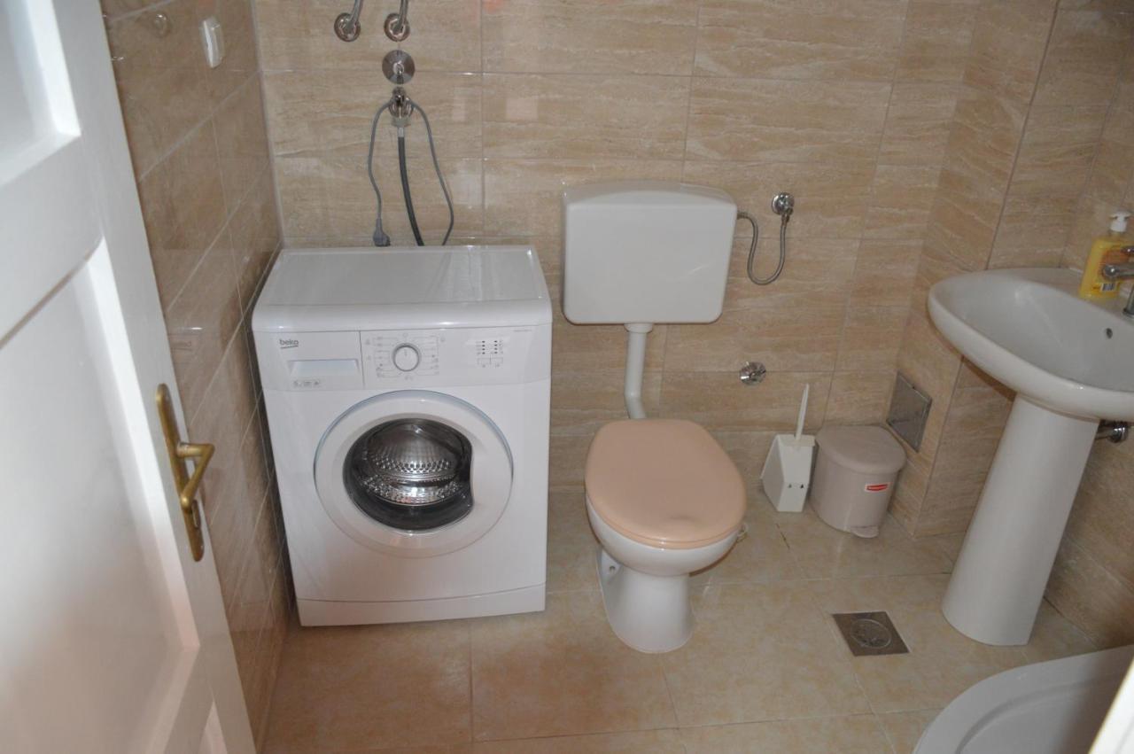Studio Apartman Kata Prvic Sepurine Exterior foto